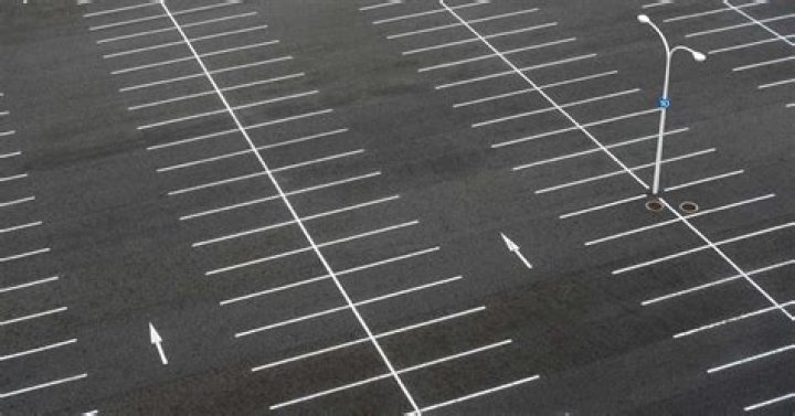 All-star cheerleaders shot in grocery store parking lot after accidentally getting into the wrong car