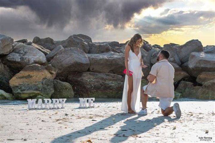 Kyle G’s In Jensen Beach Gives Back Through Food Donations